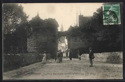 AK Guérande, La Porte Vannetaise, Monument historique XIVe siècle