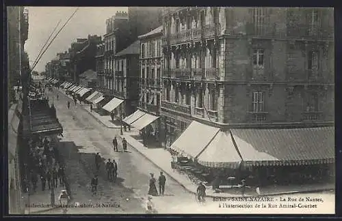 AK Saint-Nazaire, La Rue de Nantes à l`intersection de la Rue Amiral-Courbet