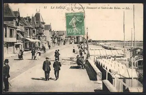 AK La Baule, Le Boulevard Hennecart et l`entrée des Bains