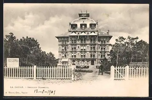 AK La Baule, Institut Verneuil, Frontalansicht