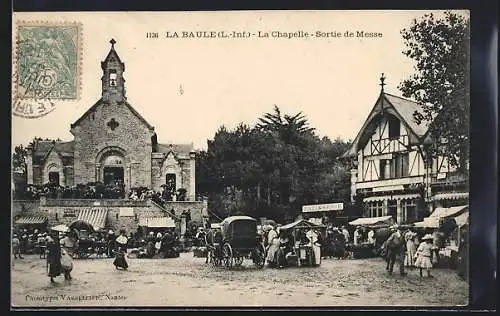 AK La Baule /L.-I., La Chapelle, Sortie de Messe