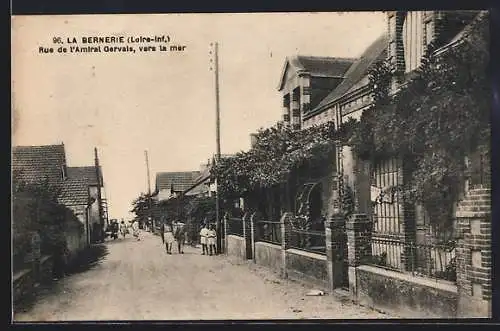 AK La Bernerie /L.-I., Rue de l`Amiral Gervais, vers la mer