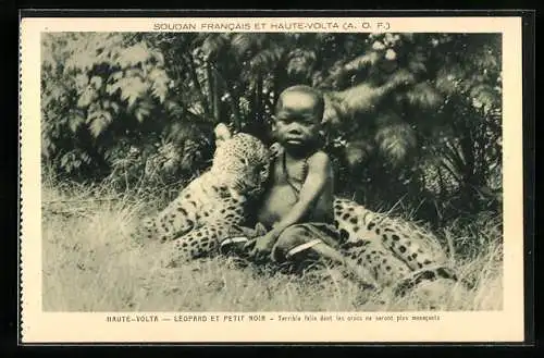 AK Haute-Volta, Léopard et petit Noir, afrikanisches Kind mit Leopard