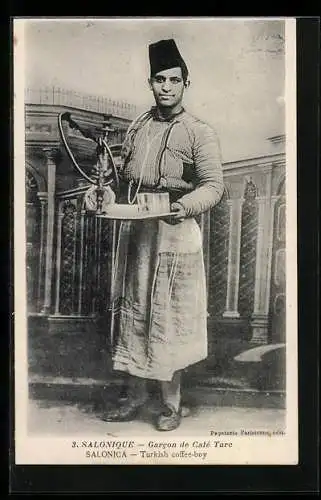 AK Salonica, Turkish coffee-boy, Türke mit Wasserpfeife und Kaffee