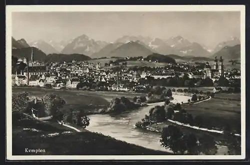 AK Kempten / Allgäu, Partie an der Iller mit Alpenpanorama