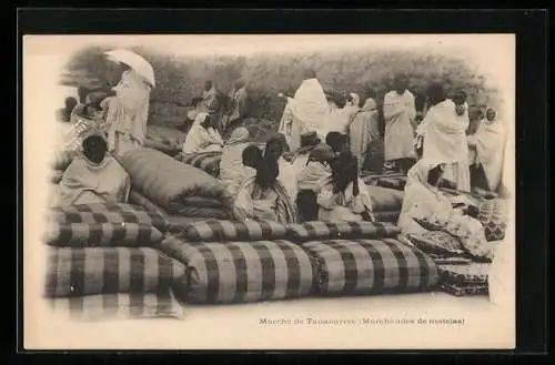 AK Marché de Tananarive, Marchandes de matelas