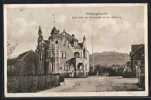 AK Hildburghausen, Blick durch die Gartenstrasse auf den Stadtberg