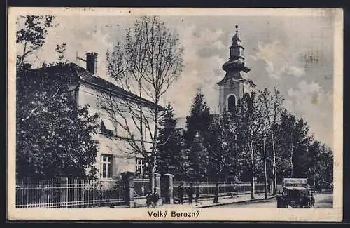 AK Velky Berezny, Strassenpartie an der Kirche