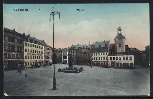 AK Glauchau, Markt mit Hotel Deutsches Haus und Denkmal