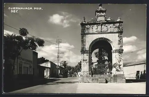 AK Cuernavaca /Mor., Strassenpartie mit Calvario