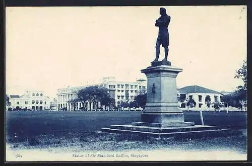 AK Singapore, Statue of Sir Stamford Raffles