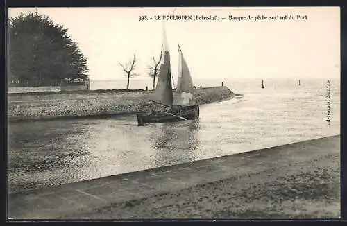 AK Le Pouliguen, Barque de pêche sortant du Port