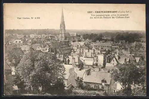 AK Châteaubriant, Vue panoramique prise du sommet des murs du Donjon du Château-Fort