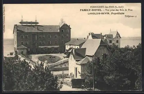 AK Pornichet-les-Pins, Family-Hotel, Vue prise des Bois de Pins