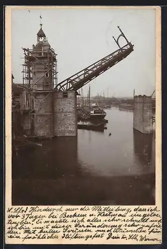 AK Duisburg, Die Hafenbrücke wird angehoben