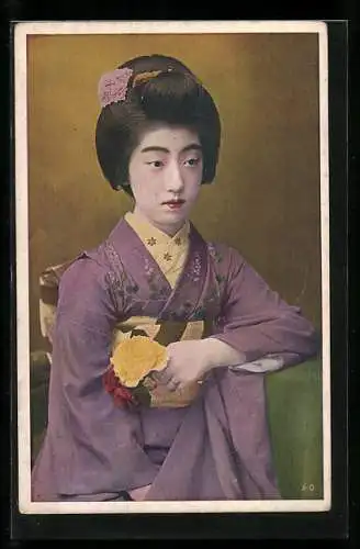 AK Junge Geisha mit Rosen in der Hand, Portrait