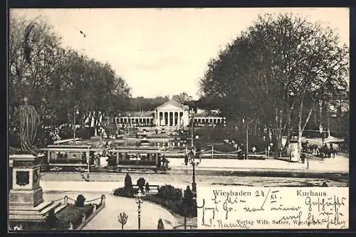 AK Wiesbaden, Kurhaus mit Denkmal und Strassenbahn