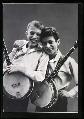 AK Musiker Jan und Kjeld mit Banjos, Kinder