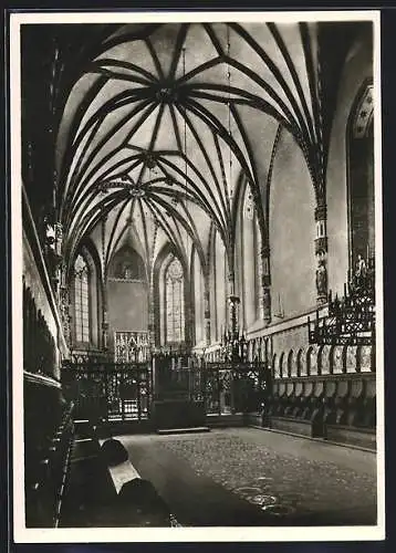 AK Marienburg / Malbork, Inneres der Marienkirche mit Hochschloss