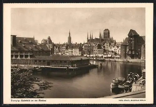 AK Danzig / Gdansk, Hafenbild an der Moldau, Dampfer