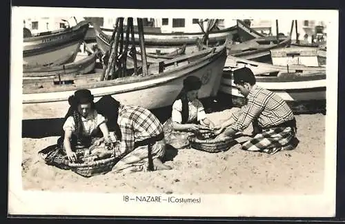 AK Nazaré, Costumes, Einheimische mit Körben am Strand