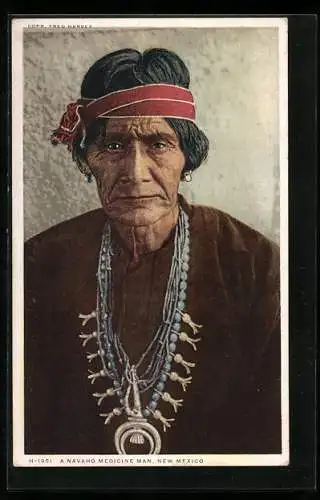 AK New Mexiko, An old Navajo Indian Medicine Man, Indianer