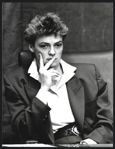 Fotografie WEREK, München, Strauss-Tochter Monika Hohlmeier im Bayerischen Landtag, Oktober 1990