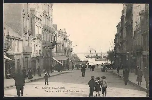 AK Saint-Nazaire, La rue de l`Amiral Courbet