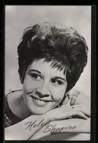 AK Helen Shapiro lächelt, Portrait