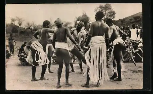 AK Cote d`Ivoire, Danses près de Bobo Dioulasso