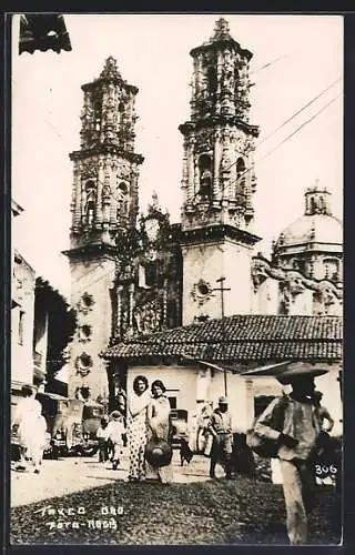 AK Taxco, Kirche mit Passanten