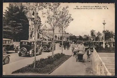 AK La Baule-sur-Mer, Les Boulevards près du Casino