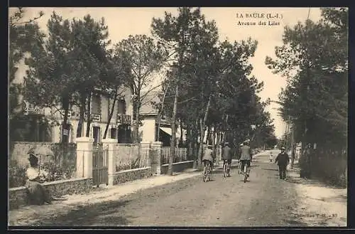 AK La Baule, Avenue des Lilas avec cyclistes et piétons