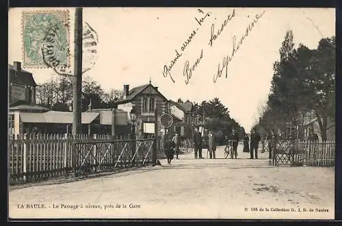 AK La Baule, Le Passage à niveau, près de la Gare