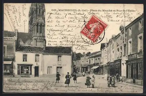 AK Machecoul, Place du Marché et Rue de l`Église