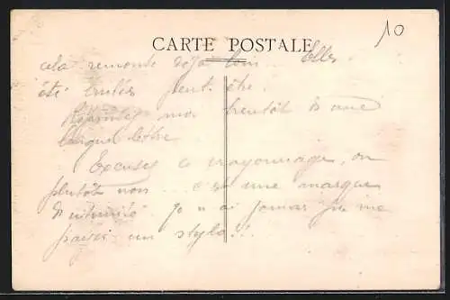 AK Machecoul, Rue de la Gare bordée d`arbres et bâtiments adjacents