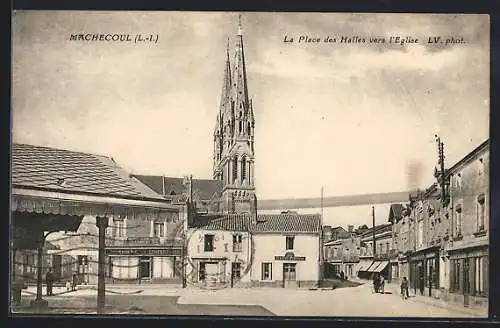 AK Machecoul, La Place des Halles vers l`Église