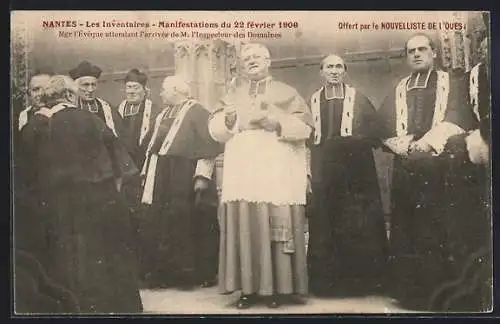 AK Nantes, Les Inventaires, Manifestations du 22 février 1906, Mgr l`Évêque attendant l`arrivée de l`Inspecteur des Doma