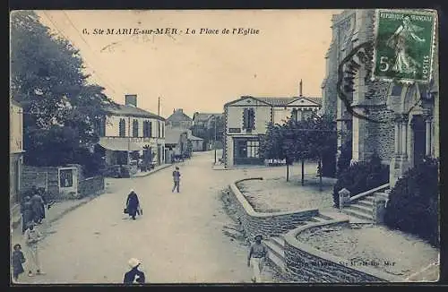 AK Sainte-Marie-sur-Mer, La Place de l`Église