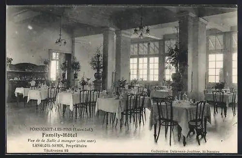 AK Pornichet-les-Pins, Vue de la Salle à manger du Family-Hôtel, côté mer