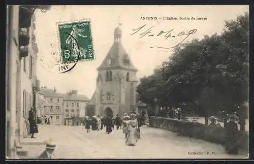 AK Ancenis, L`Église, Sortie de messe