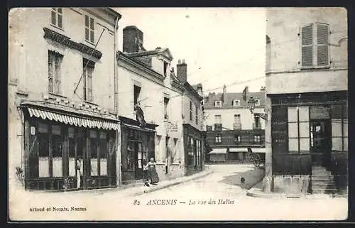 AK Ancenis, La rue des Halles