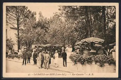 AK La Baule-sur-Mer, Promenade animée à Ker-Castelle