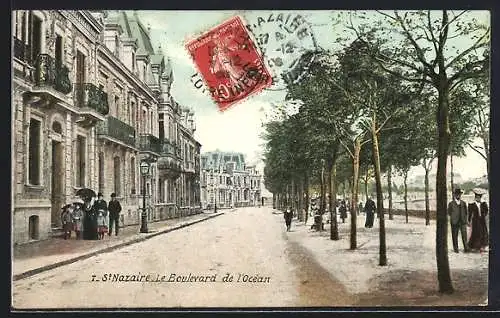 AK Saint-Nazaire, le Boulevard de l`Océan avec des passants et des maisons élégantes