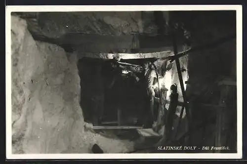 AK Slatinské Doly, Bergleute arbeiten im Salzbergwerk, Dul Frantisek