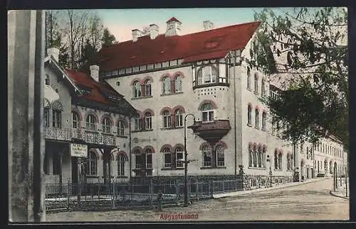 AK Augustusbad, Strassenpartie mit Erker