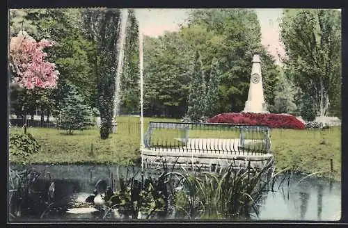 AK Deuben / Dresden, König Albert-Park mit Denkmal