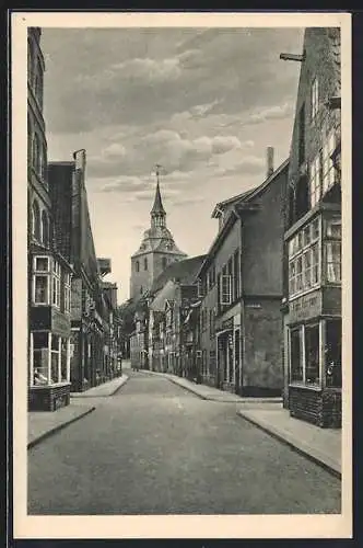 AK Lüneburg, Altstadt, Strassenpartie mit Turm u. Kreuzung