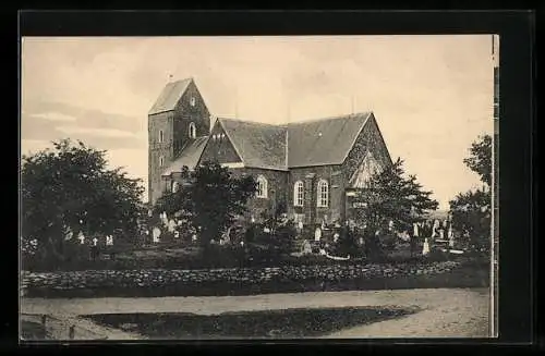 AK Nieblum a. Föhr, St. Johanniskirche mit Kirchhof