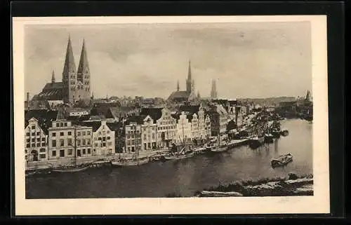 AK Lübeck, Stadtansicht vom Hafen aus